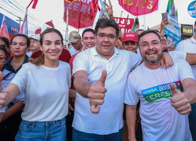 Rafael Fonteles e Isabel Fonteles demonstraram apoio em caminhada com Fábio Novo