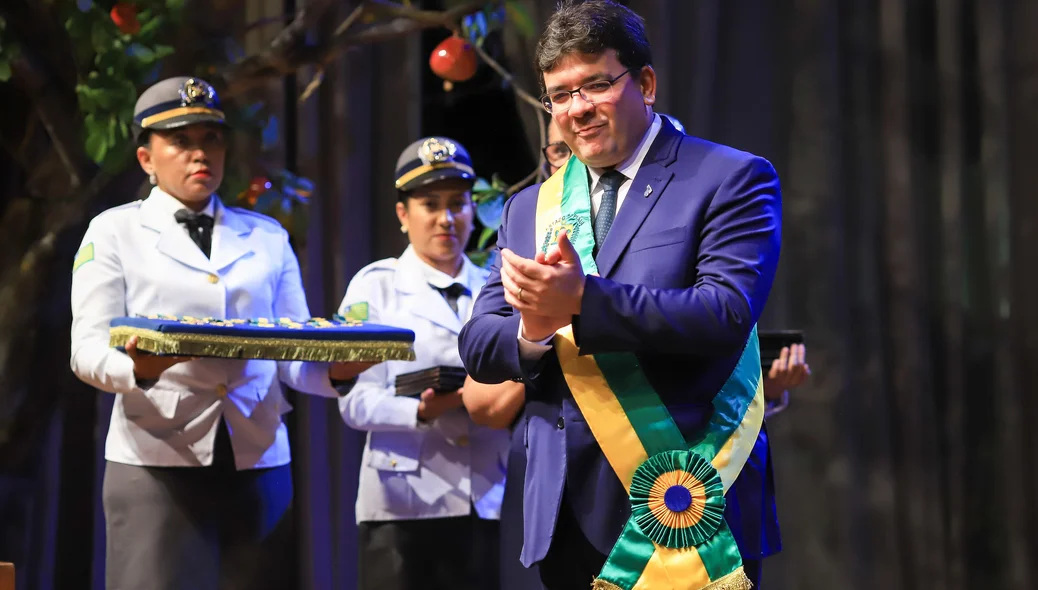 Rafael Fonteles esteve presente na Cerimônia de Ourtoga da Ordem Estadual do Mérito Renascença do Piauí