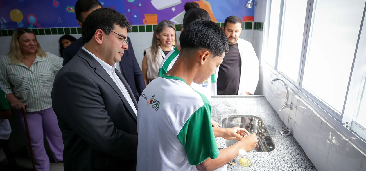 Rafael Fonteles inaugura reforma do Centro de Tempo Integral Áurea Freire no bairro Saci