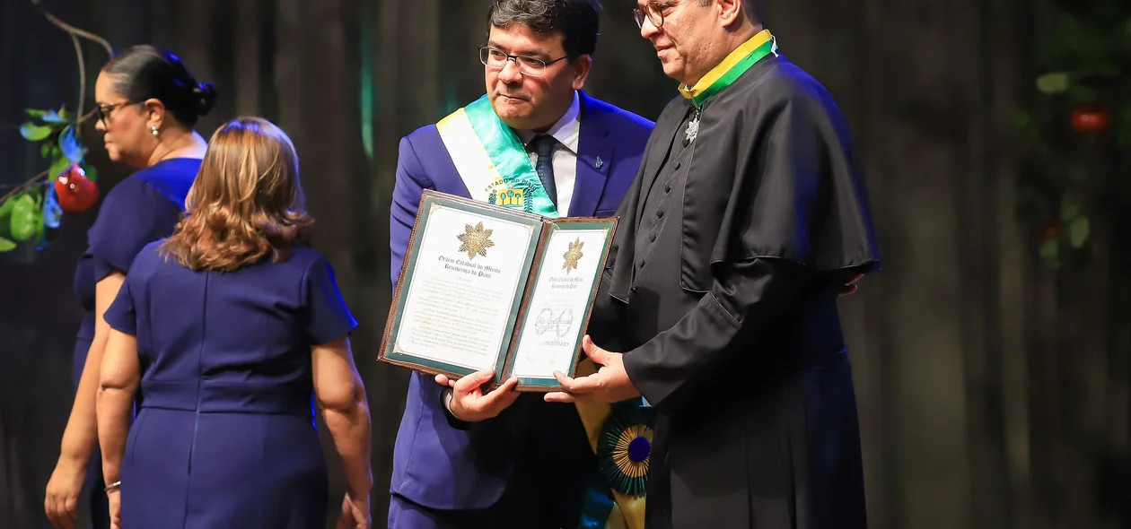 Rafael Fonteles na Cerimônia de Ourtoga da Ordem Estadual do Mérito Renascença do Piauí