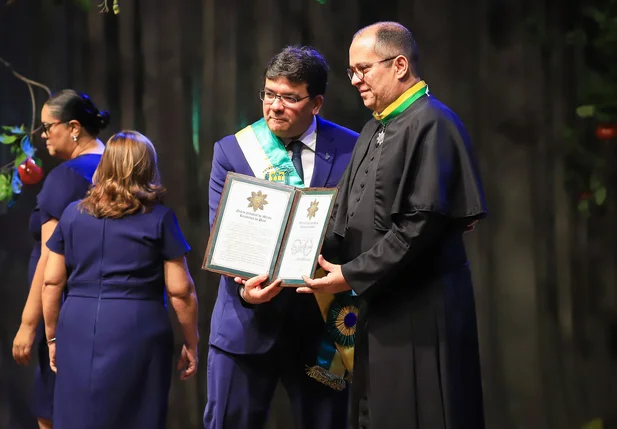 Rafael Fonteles na Cerimônia de Ourtoga da Ordem Estadual do Mérito Renascença do Piauí