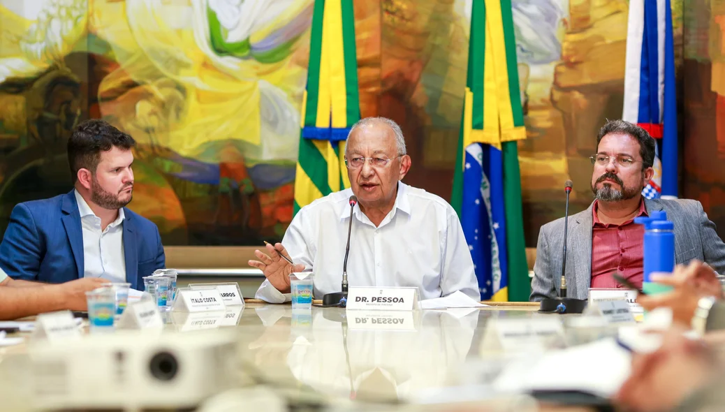 Reunião foi convocada pelo prefeito Dr. Pessoa