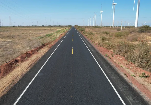 Rodovia que liga a novo parque eólico no Piauí