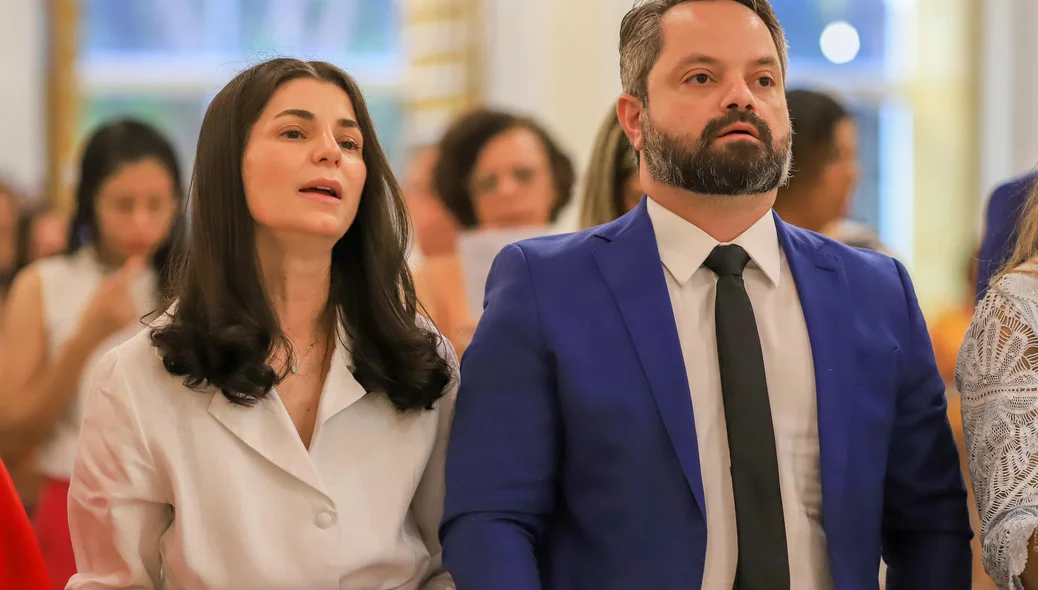 Secretário Marcelo Nolleto acompanhado da esposa