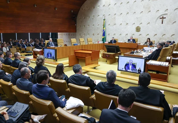 Sessão plenária no Supremo Tribunal Federal (STF)