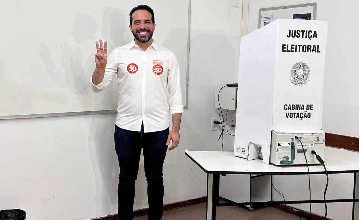 Tonny Kerley votou no Centro Universitário Santo Agostinho