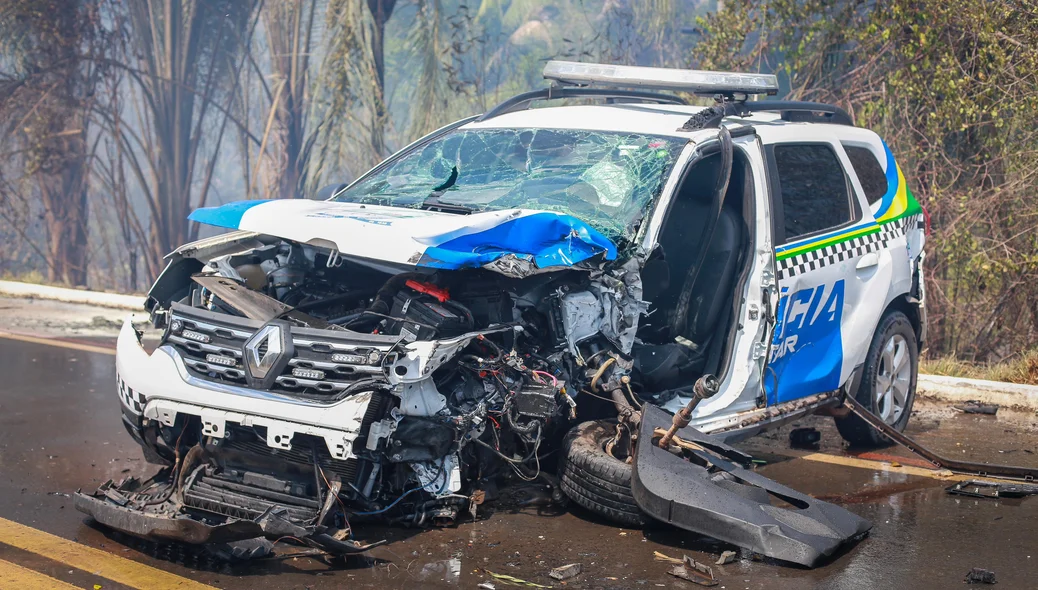 Viatura ficou totalmente destruída