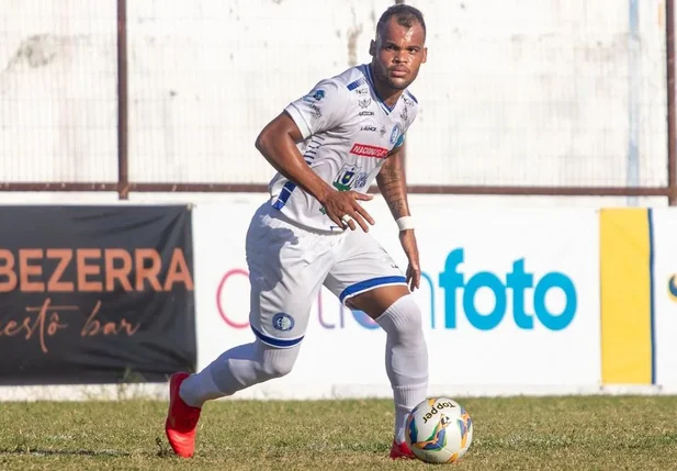 Anderson Cachorrão, volante do Oeirense