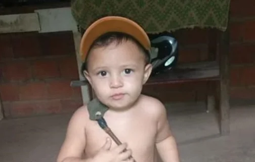 Arthur Luís Alves do Nascimento de 2 anos