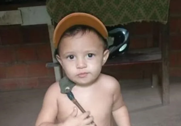 Arthur Luís Alves do Nascimento de 2 anos