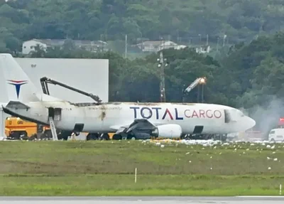 Avião cargueiro pegou fogo e fez pouso de emergência