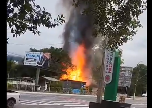 Casa de autor de explosões no STF é incendiada em Santa Catarina