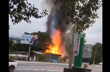 Casa de autor de explosões no STF é incendiada em Santa Catarina