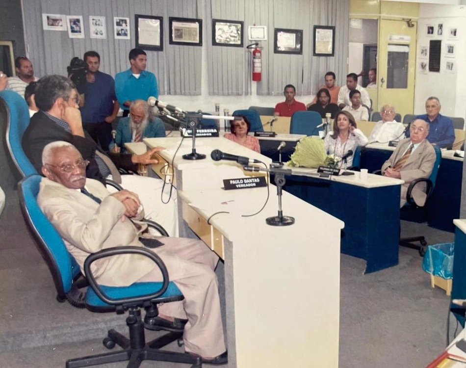 Celso Barros Coelho pretigiou a homenagem a Júlio Romão na Câmara Municipal