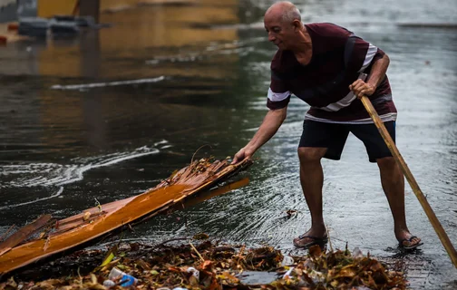 Chuva rápida alagou diversas regiões da cidade