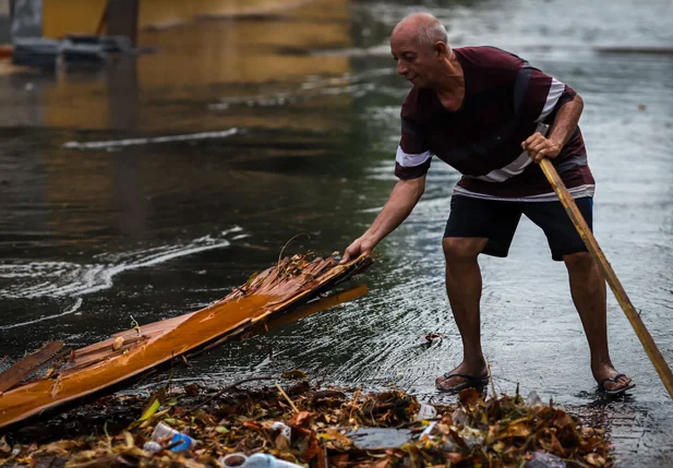 Chuva rápida alagou diversas regiões da cidade