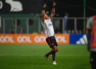 David Luiz comemora 1º gol de falta pelo Flamengo