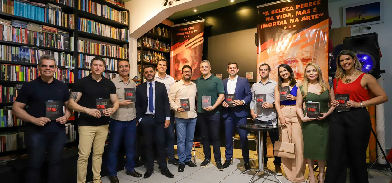 Delegados marcaram presença no lançamento do livro