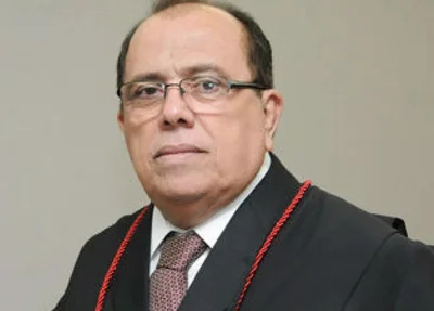 Desembargador aposentado Carlos Rodrigues Feitosa