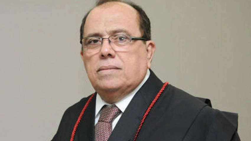 Desembargador aposentado Carlos Rodrigues Feitosa