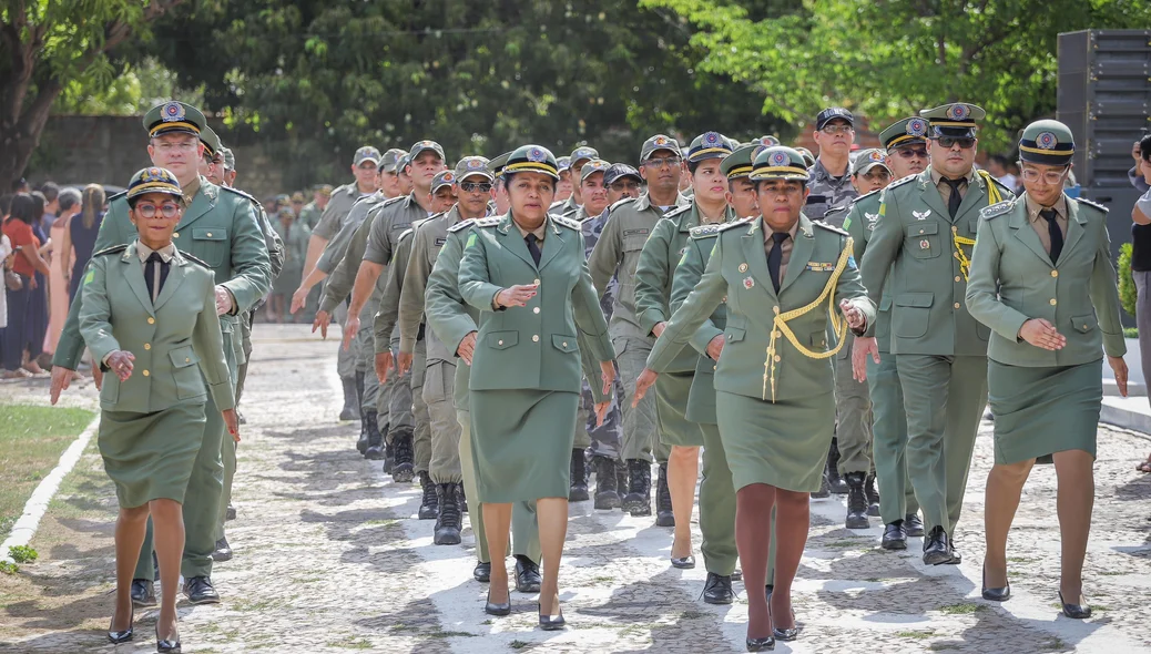 Desfile alusivo ao Dia da bandeira