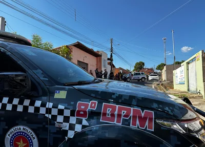 Equipes do 8º BPM no local do crime