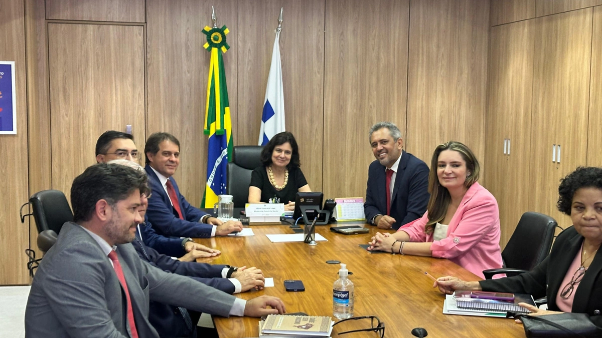 Evandro Leitão, Elmano de Freitas e Augusta Brito se reuniram com Nísia Trindade, ministra da Saúde.