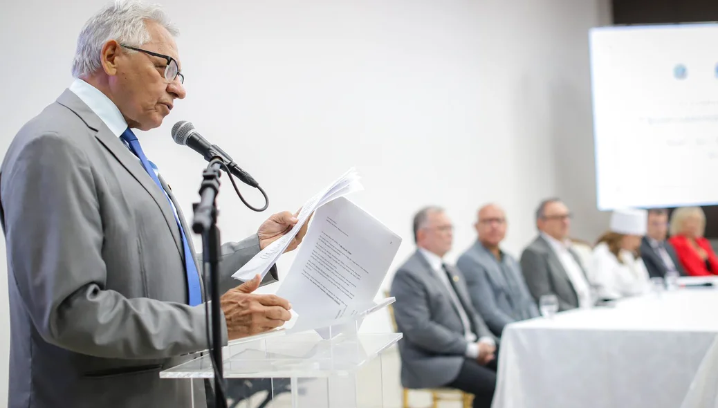 Ex-reitor da UFPI, Gildásio Guedes