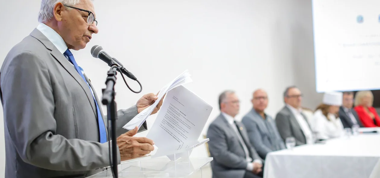 Ex-reitor da UFPI, Gildásio Guedes