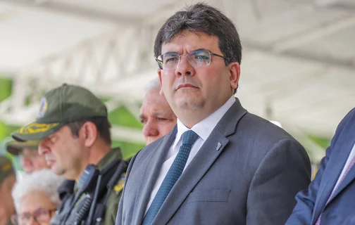 Governador Rafael Fonteles durante solenidade