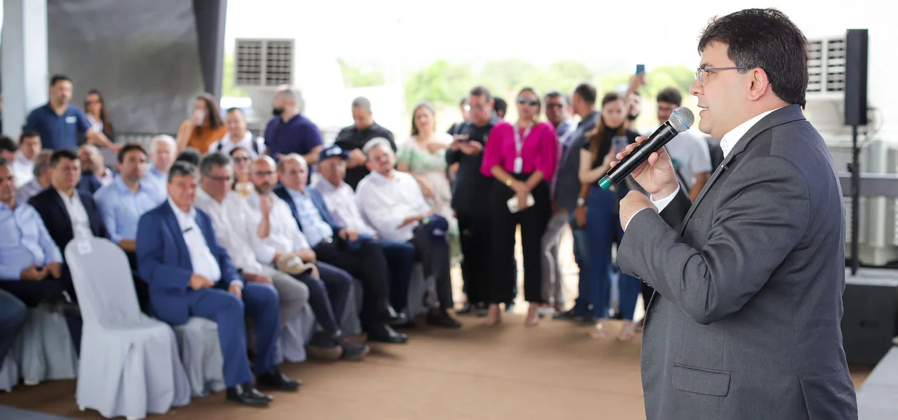 Governador Rafael Fonteles durante sua fala