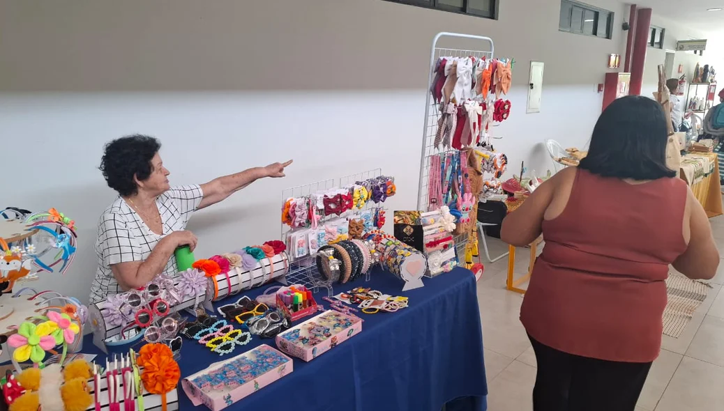 Movimentação nos stands da Oxente Feirinha