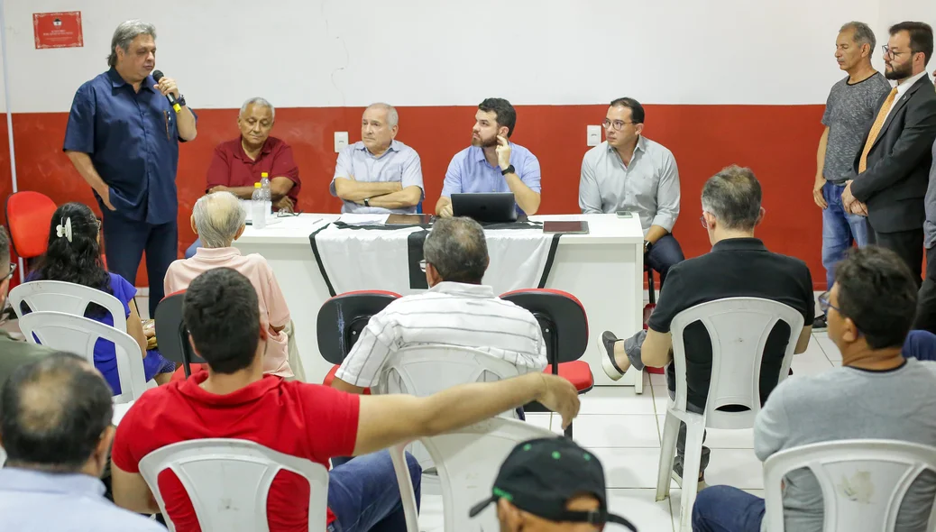 Novo vice-presidente do River, Júlio Arcoverde, discursando