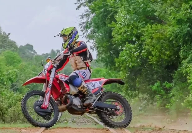 Piloto de Enduro de Regularidade