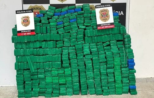 Polícia apreende mais de 300 kg de maconha em van escolar