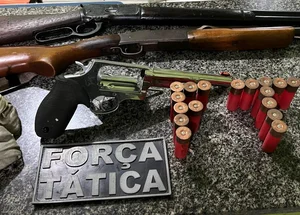 Polícia Militar apreende armas e munições em residência de Simplício Mendes