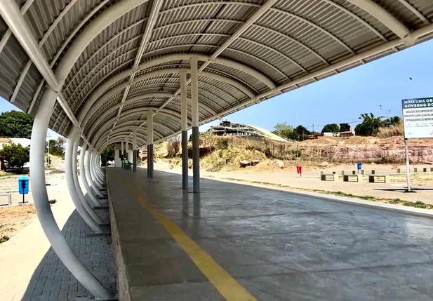 Rafael Fonteles inaugura estação de metrô no bairro Colorado em Teresina nesta terça