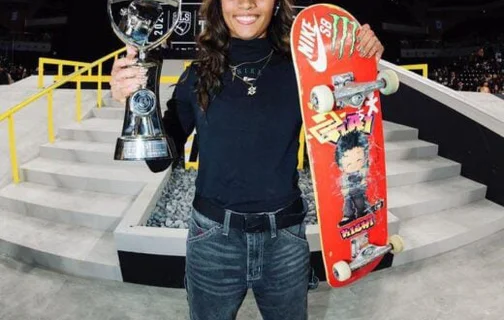 Rayssa Leal conquista etapa de Tóquio do Street League