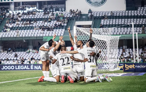 Santos vence Coritiba e garante acesso à Série A