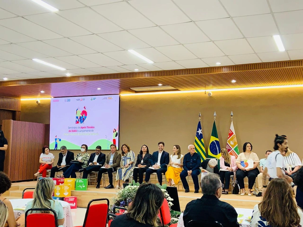 Secretaria Municipal de Assistência Social de Esperantina participa de seminário