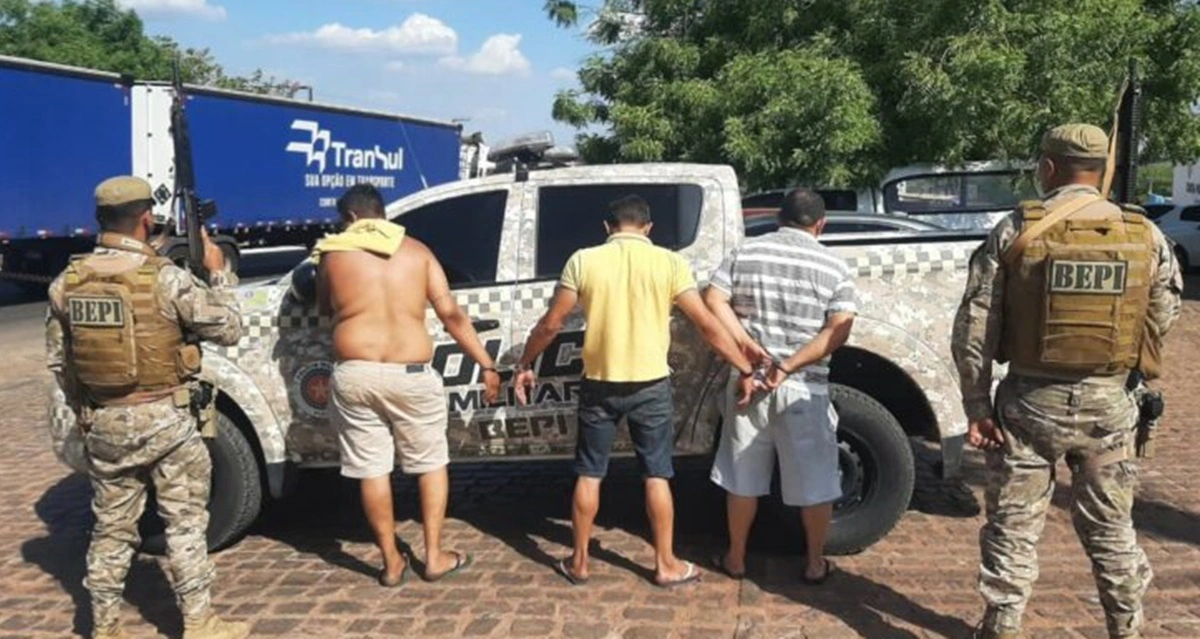 Trio suspeito de aplicar golpes bancários é preso em Picos