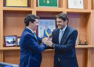 Vereador Victor Linhares (PP-PI) durante encontro com o ministro das Comunicações, Juscelino Filho