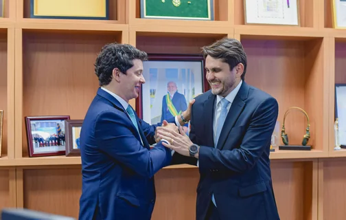 Vereador Victor Linhares (PP-PI) durante encontro com o ministro das Comunicações, Juscelino Filho