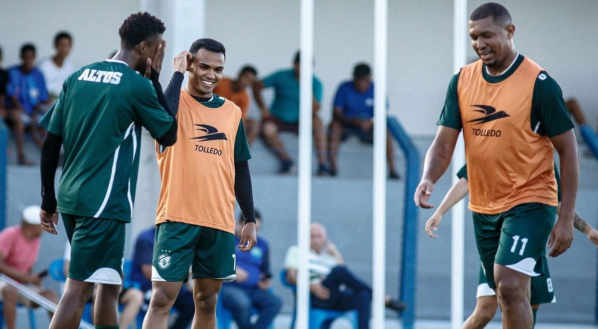 Altos treinando no estádio Jacozão, em José de Freitas