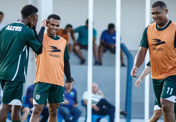 Altos treinando no estádio Jacozão, em José de Freitas