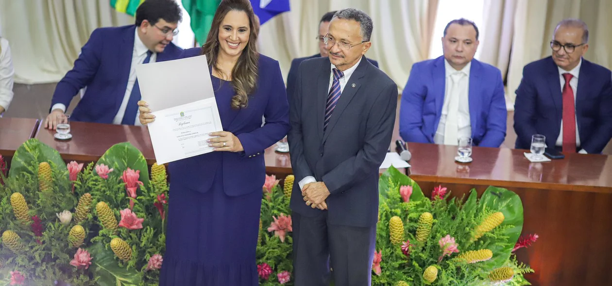 Ana Fidélis recebe diploma de vereadora eleita de Teresina