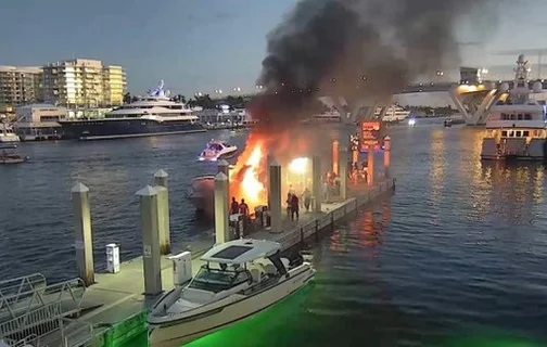 Barco explode em marina na Flórida