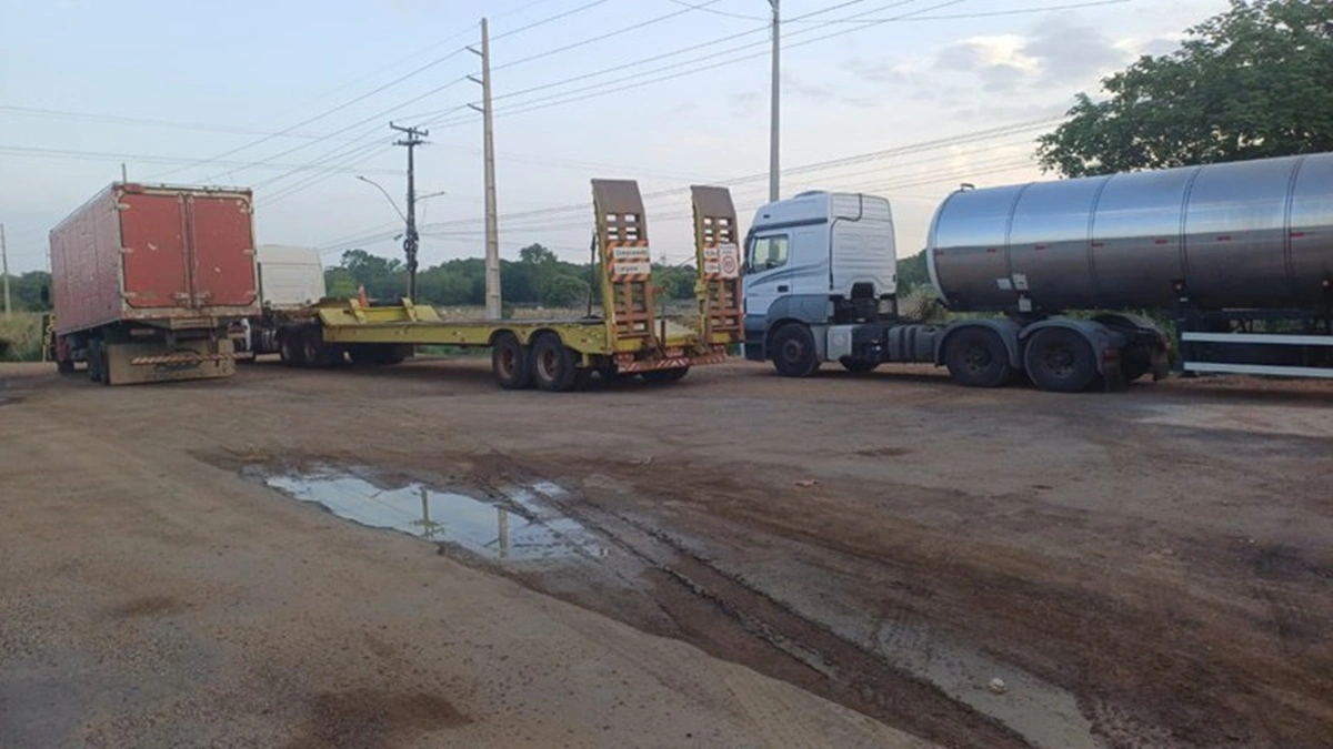 Caminhoneiro foi abordado pela PRF na BR 316 em Teresina