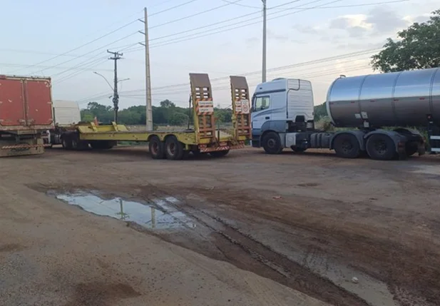 Caminhoneiro foi abordado pela PRF na BR 316 em Teresina