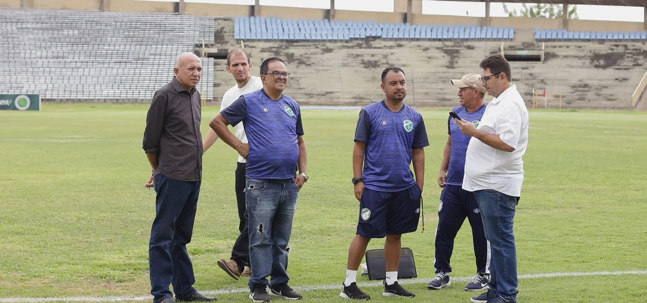 Comissão técnica e gestores do Altos